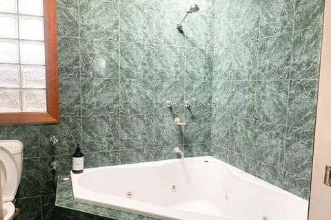 Illyari In Central Wagga - Redcliffe Tourism 1