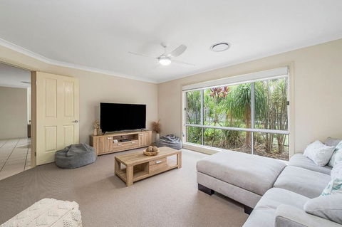 Iluka Breeze - Redcliffe Tourism 1