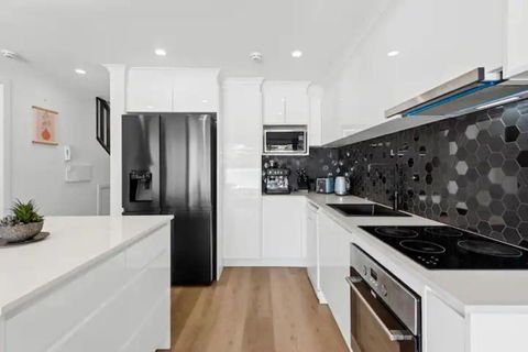 Iluka House - Surfers Paradise - Redcliffe Tourism 3