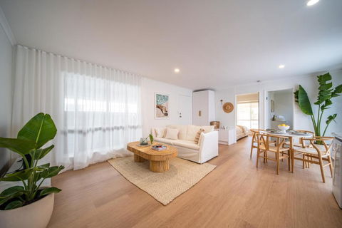 ILUKA Luxe Accommodation, Relaxed Coastal Vibe - Redcliffe Tourism 0