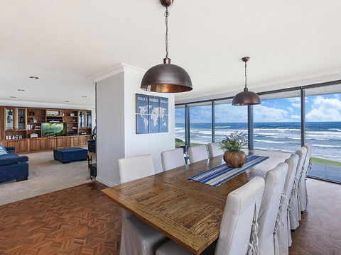 Iluka - Redcliffe Tourism 0
