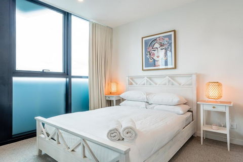 Impeccable 2-Bed With Pool & Outdoor Dining - Redcliffe Tourism 1