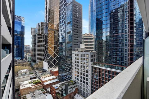 Impeccable Location! In CBD Next Melb Central 2B2B - Redcliffe Tourism 0