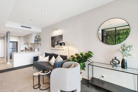 Impeccably Chic 2-Bed With Views & Fab Amenities - Redcliffe Tourism 1