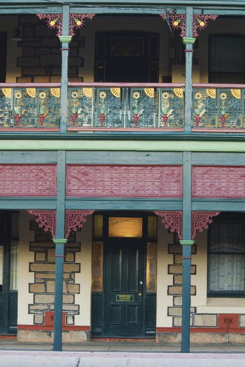 Imperial Fine Accommodation - Redcliffe Tourism 3