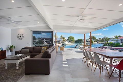 INCREDIBLE VALUE - Perfect For Large Families - Redcliffe Tourism 2