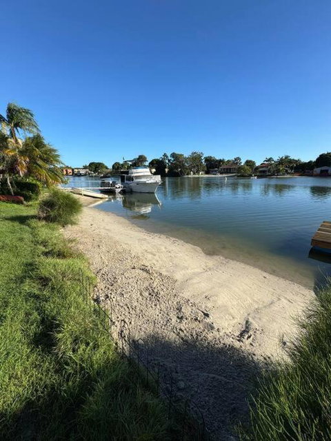 House And Van On The River - Redcliffe Tourism 0