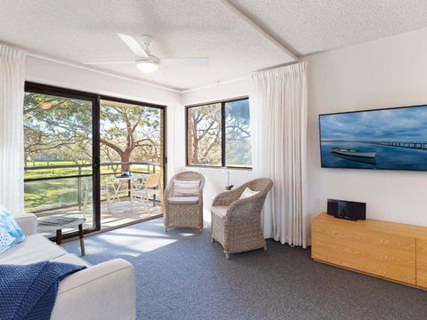 Intrepid 1 3 Intrepid Close Amazing Views Of Shoal Bay Only 100m From The Beach - Redcliffe Tourism 1