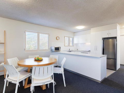 Intrepid 1 3 Intrepid Close Amazing Views Of Shoal Bay Only 100m From The Beach - Redcliffe Tourism 2