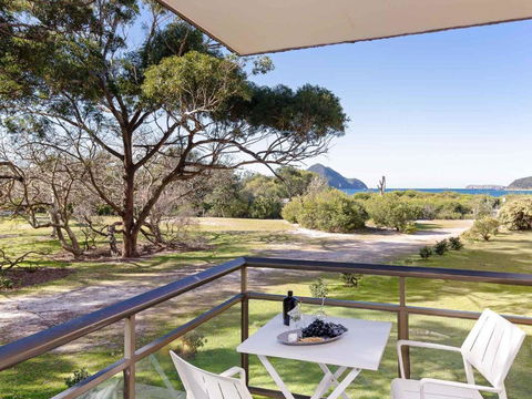 Intrepid 1 3 Intrepid Close Amazing Views Of Shoal Bay Only 100m From The Beach - Redcliffe Tourism 0