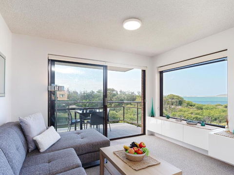 Intrepid 10 Water Views Over Shoal Bay Beach - Redcliffe Tourism 0