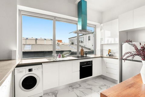 Inner West Delight L Studio By St Peters Station - Redcliffe Tourism 3