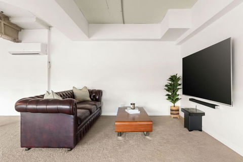 Inner West Delight L Studio By St Peters Station - Redcliffe Tourism 1
