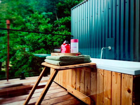 Intimate Rainforest Retreat - Adults Only - Redcliffe Tourism 3