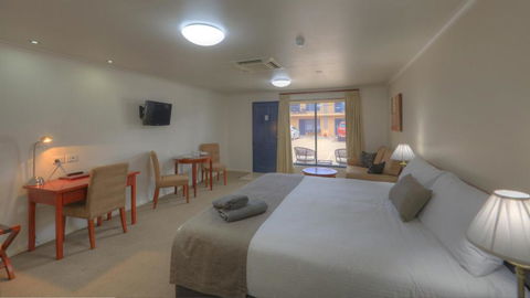 INVERELL RSM CLUB MOTEL - Redcliffe Tourism 1