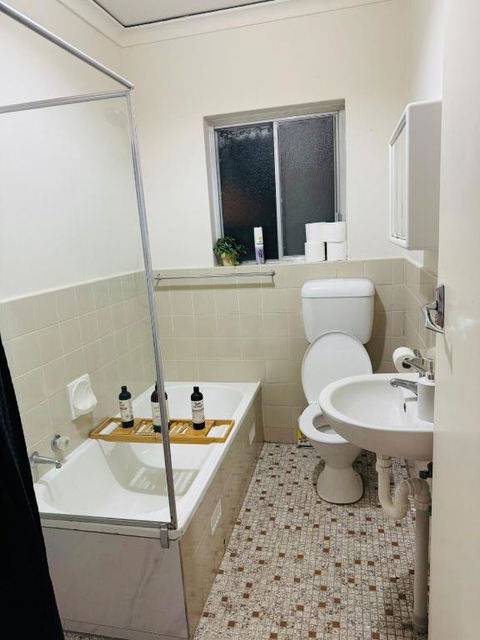 Inviting Ashford Stay - Redcliffe Tourism 3