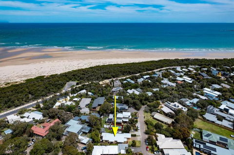 Invy Surf Hideaway - Redcliffe Tourism 1