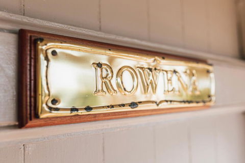 Ipswich Central Colonial 4&2 House + 2&1 Apartment - Redcliffe Tourism 1