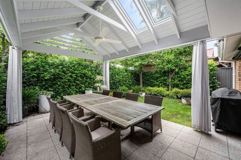 Iris @ Norwood - Luxe 4BR - Redcliffe Tourism 0
