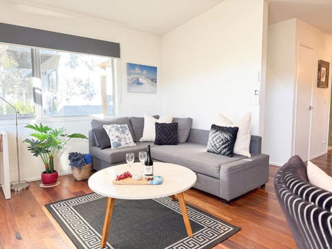 Iron Bark Chalet - Redcliffe Tourism 1