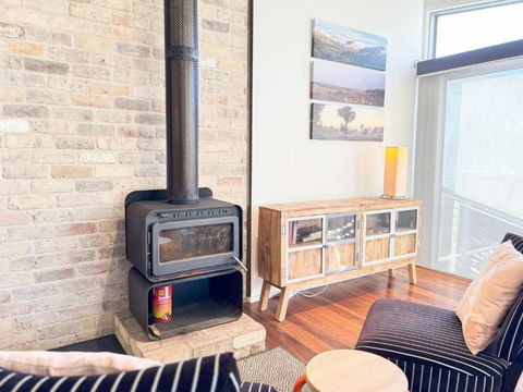 Iron Bark Chalet - Redcliffe Tourism 3