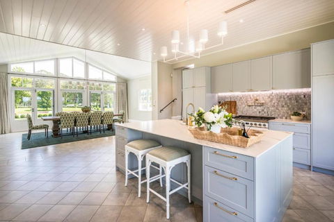 Isca House, Exeter, NSW - Redcliffe Tourism 2