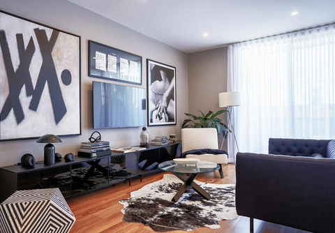 Interior-Designed Art Haven Between City & Beach - Redcliffe Tourism 0