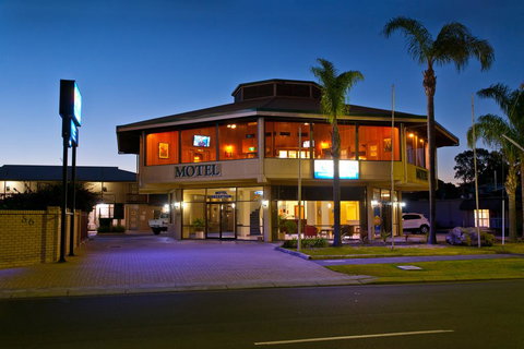 Admiral Motel Bunbury - Redcliffe Tourism 0