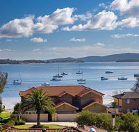 Aislinn' 3/273 Corrie Parade - air con water views BBQ - Redcliffe Tourism