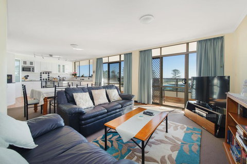 Akuna 23 6 Joffre Street - Redcliffe Tourism 1