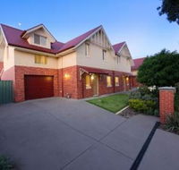 Albury Suites - Schubach Street - Redcliffe Tourism