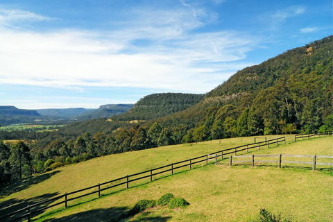 Alcheringa Cottage - Redcliffe Tourism 2