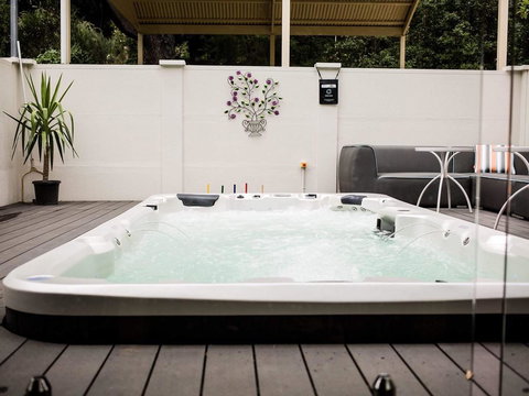 Aldgate Lodge Bed & Breakfast - Redcliffe Tourism 0