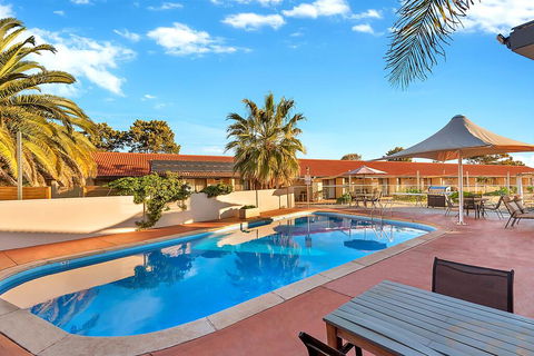 Alexander Motel Whyalla - Redcliffe Tourism 1