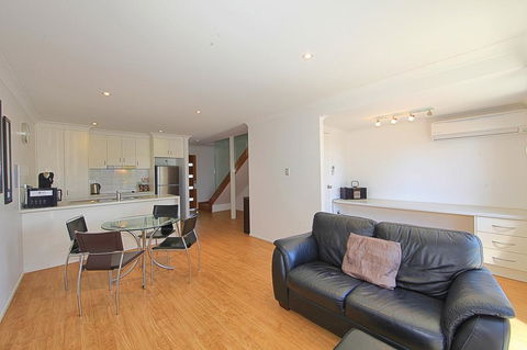 Alexandra Apartments - Redcliffe Tourism 2
