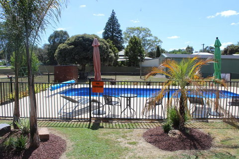 Alexandra Motor Inn - Victoria Aus - Redcliffe Tourism 0