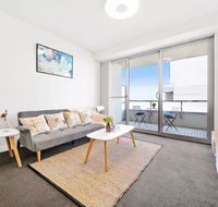 All amenities only downstairs 20 mins to CBD - Redcliffe Tourism