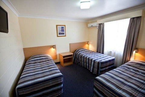 All Seasons Motor Lodge - Redcliffe Tourism 1