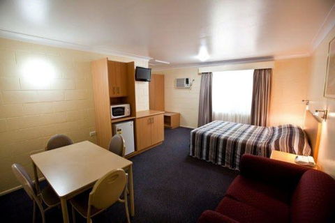 All Seasons Motor Lodge - Redcliffe Tourism 3