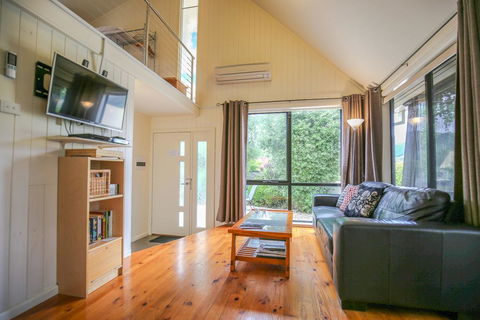 Allambie Cottages - Villa 1 - Redcliffe Tourism 3