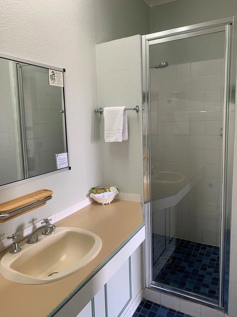 Alluna Motel - Redcliffe Tourism 2