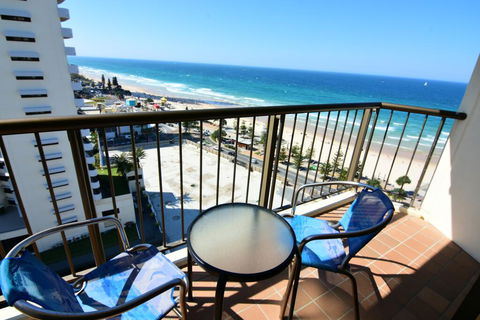 Aloha Surfers Paradise! - Redcliffe Tourism 0