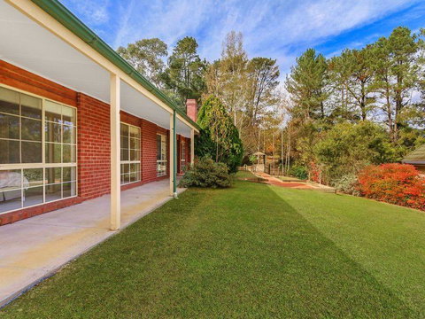 Alpine Mist - Spacious 5 Bedroom Home - Redcliffe Tourism 3