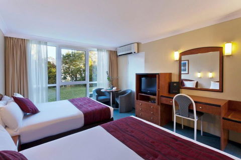 Alpine Motor Inn - Redcliffe Tourism 2