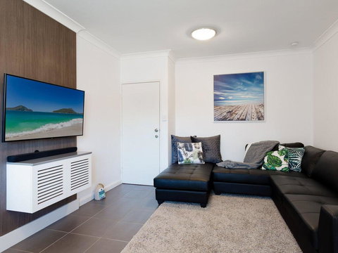 Amanda Court 2/1 Weatherly Cl - Renovated Unit With Aircon, Wifi And Close To The Beach - Redcliffe Tourism 1