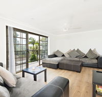 Amaroo Retreat  Fingal Bay - Redcliffe Tourism