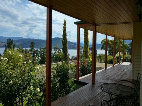 Ambience On Huon Bed & Breakfast - Redcliffe Tourism 2