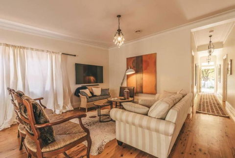Ambrose On Byng - Central Location W/ 2 Bathroom - Redcliffe Tourism 0