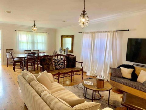 Ambrose On Byng - Central Location W/ 2 Bathroom - Redcliffe Tourism 1