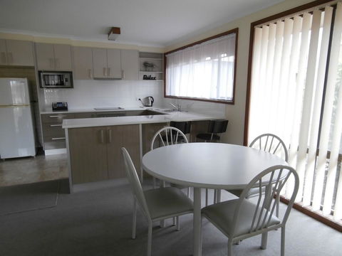 Anchorbell Holiday Apartments - Redcliffe Tourism 1